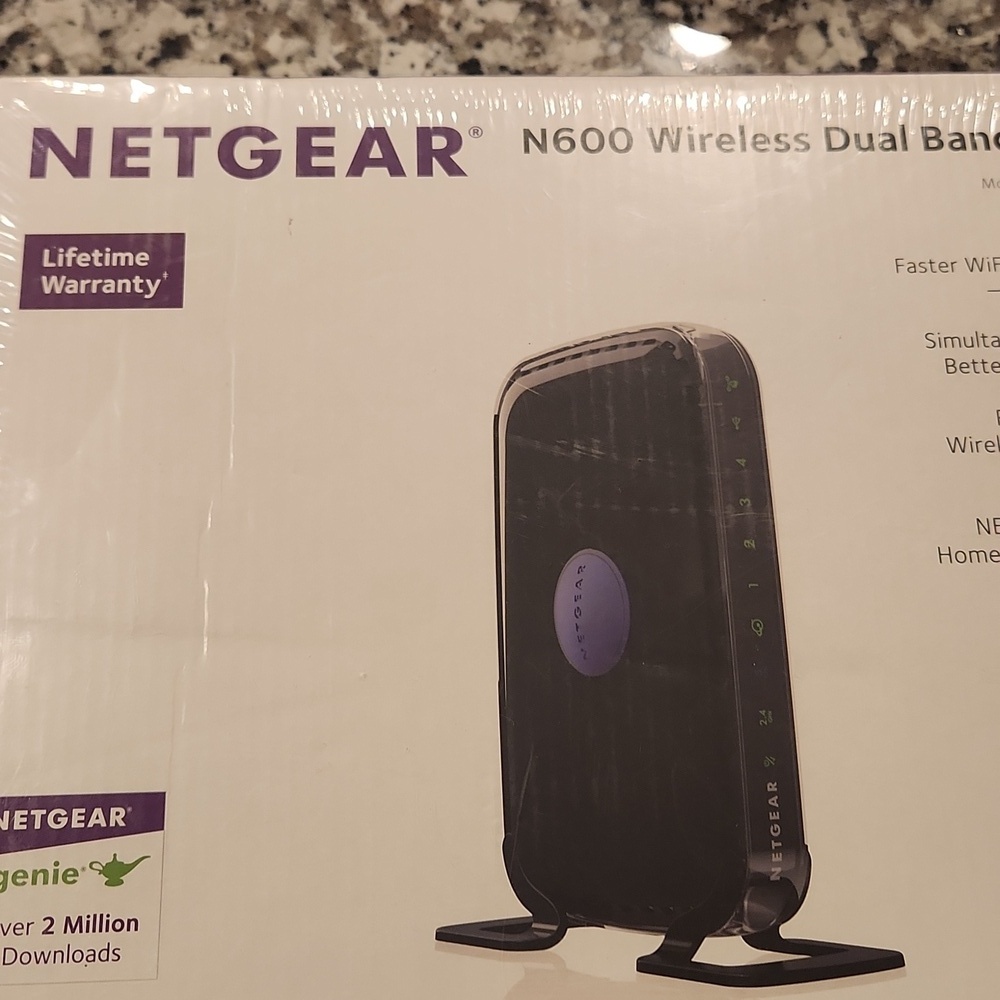 Netgear N600 Dual Band Router with Black and Purple Accents - Picture 2 of 5